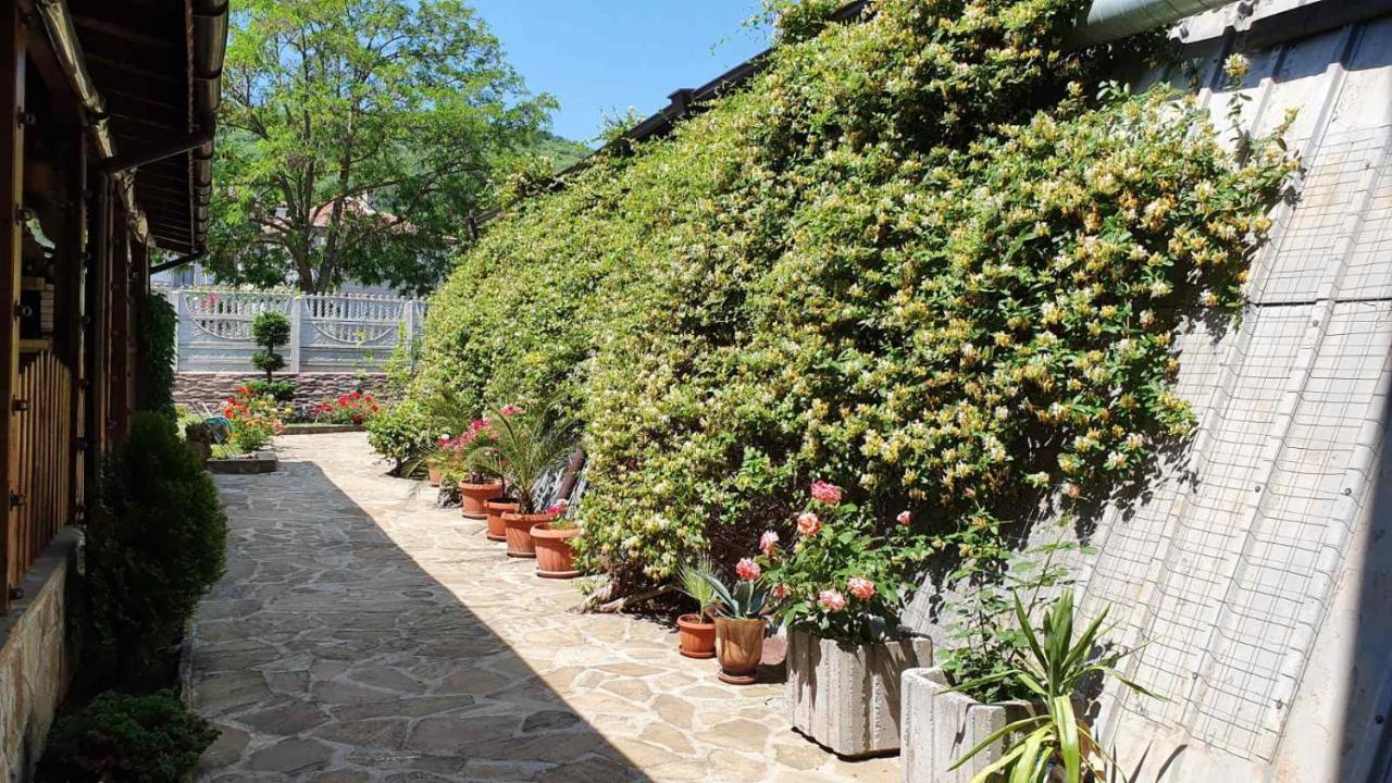 Marianas Guesthouse Obzor Exterior photo